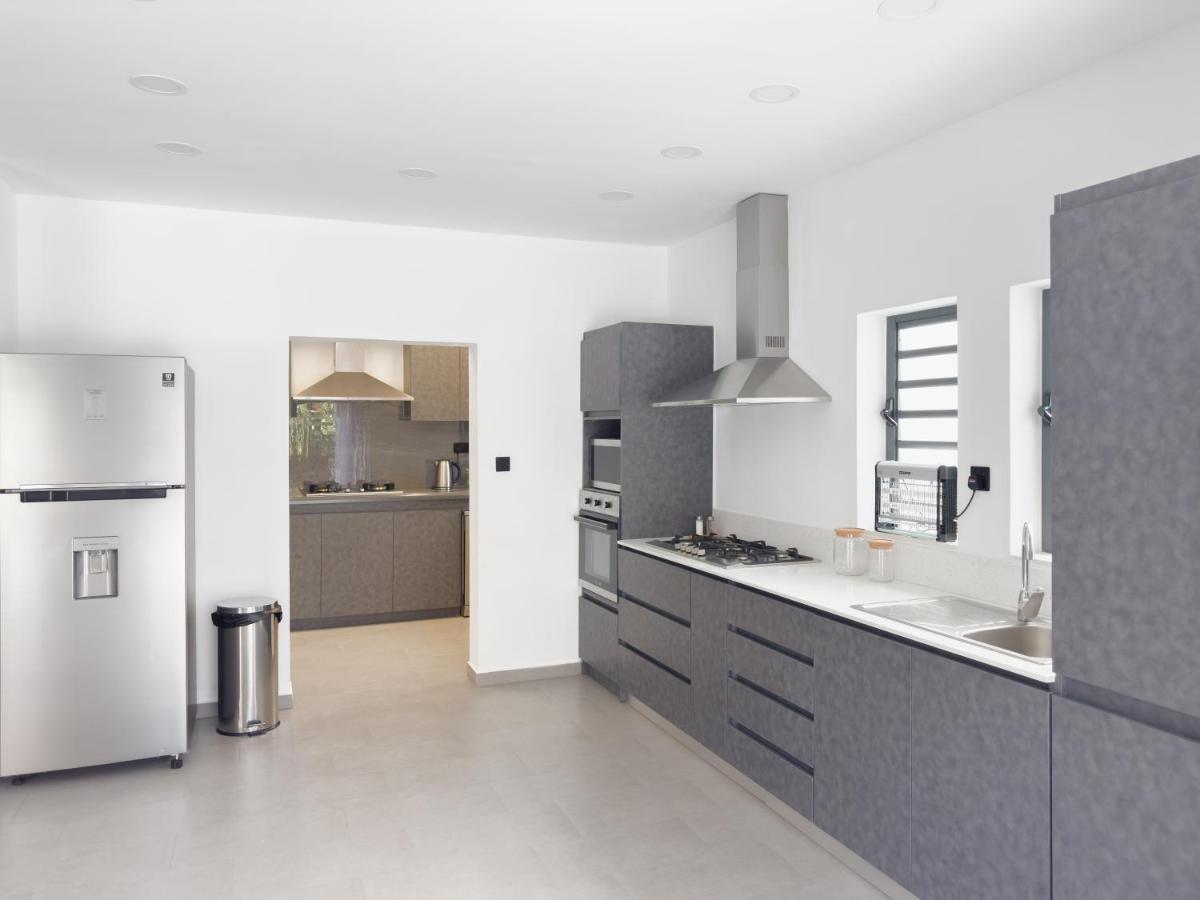 Spacious 4 Bedrooms Villa With Infinity Pool Grand-Baie Eksteriør bilde